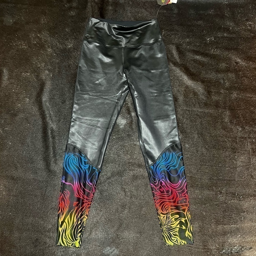 Zumba Fitness 70s inspired moderate compression leggings Moto Appeal Size Small